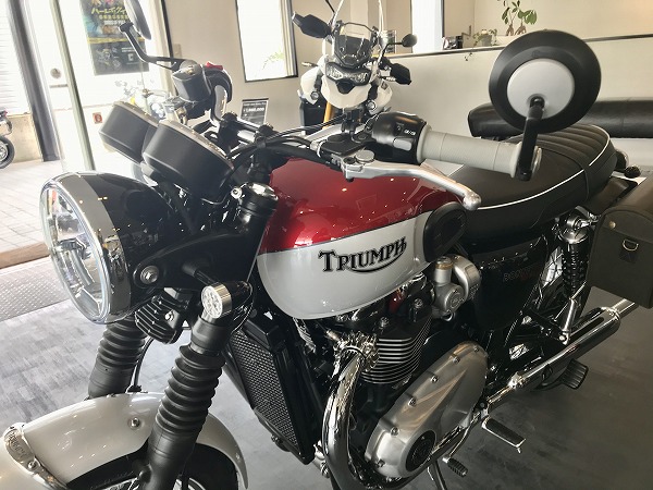 ボンネビル t120